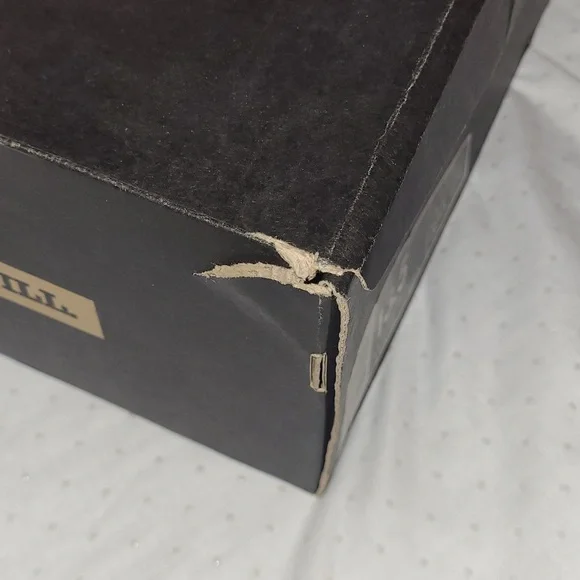 Under Armour Men's Football Cleats- Size 13.5 (color- Black/Red/Yellow) - Picture 9 of 9